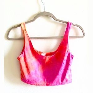 NWOT Sleeveless Tie Dye Crop Top Size Medium
